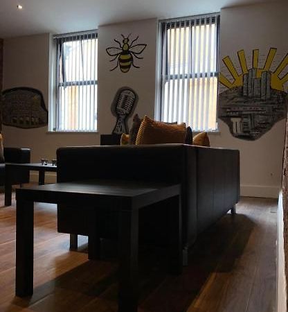 Spacious Shude Hill Apartment With Balcony Manchester Exterior photo