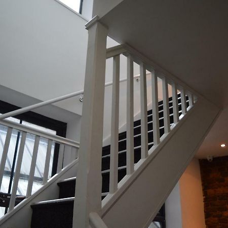 Spacious Shude Hill Apartment With Balcony Manchester Exterior photo