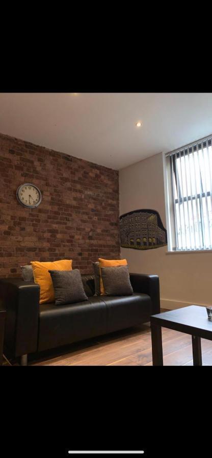 Spacious Shude Hill Apartment With Balcony Manchester Exterior photo