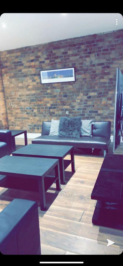 Spacious Shude Hill Apartment With Balcony Manchester Exterior photo