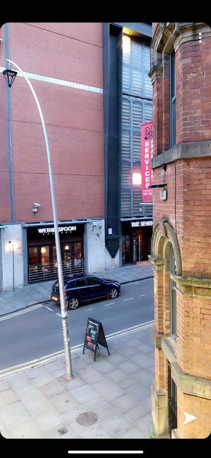 Spacious Shude Hill Apartment With Balcony Manchester Exterior photo